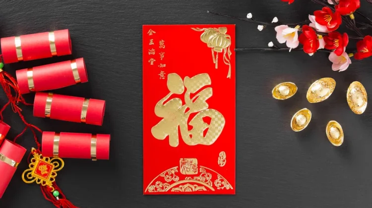 Makna di Balik Amplop Angpao Berwarna Merah