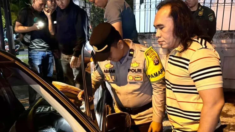 Kaca Mobil Dipecah, Uang di Dashboard Raib