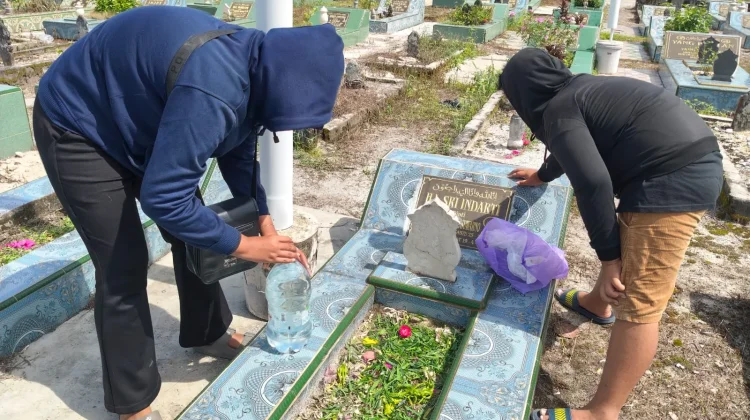 Masuki Ramadan, Kuburan Muslim di Palangka Raya Dipadati Peziarah