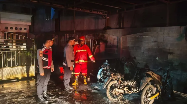 Bengkel Terbakar, Tiga Motor Hangus di Arut Selatan