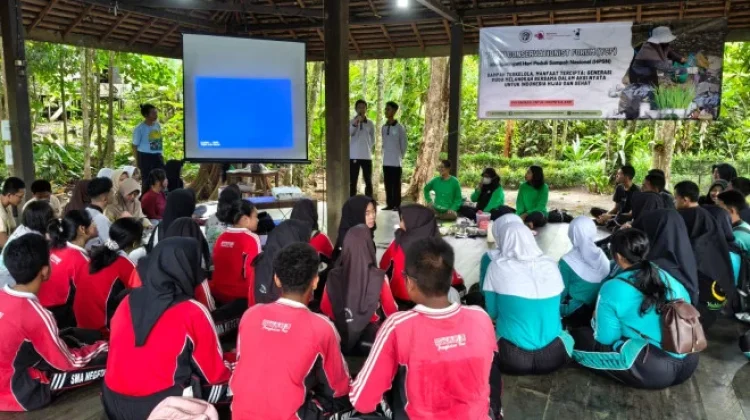 Peringati HPSN, DLH Kobar Gandeng Komunitas Edukasi Pengolahan Sampah