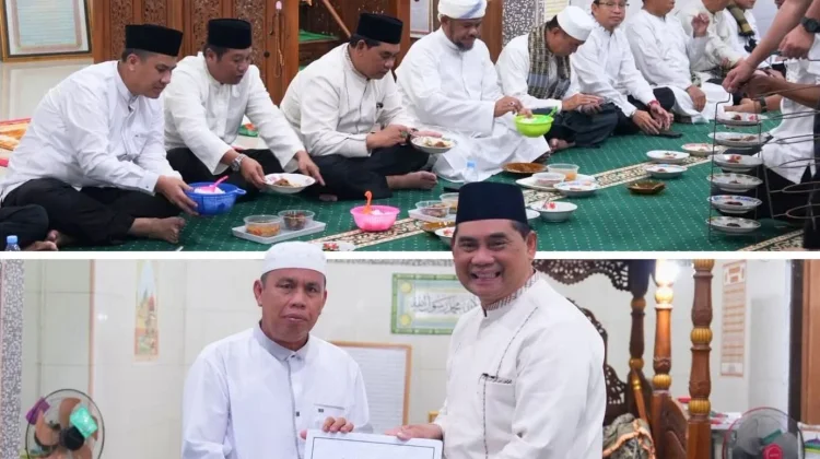 Bupati Shalahuddin Serahkan Hibah Rp1 Miliar untuk Masjid