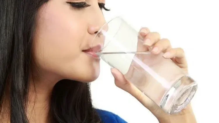 Kurang Minum saat Puasa Picu Dehidrasi