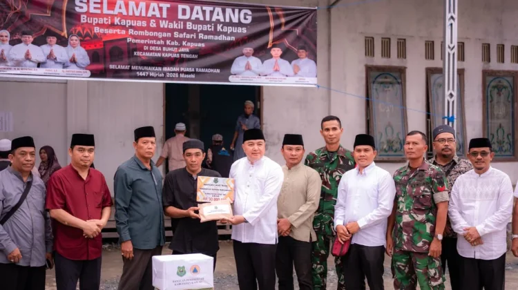 Wakil Bupati Kapuas Serahkan Bantuan Korban Kebakaran