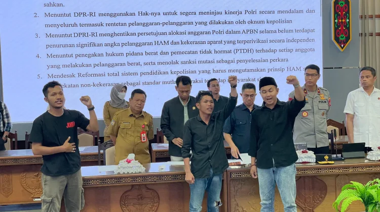 Mahasiswa di Palangka Raya Unjuk Rasa Tuntut Percepatan Reformasi Polri