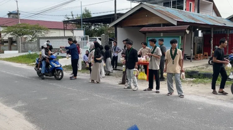HMI Komisariat UIN Palangka Raya Gelar Aksi "Ramadan Ceria"