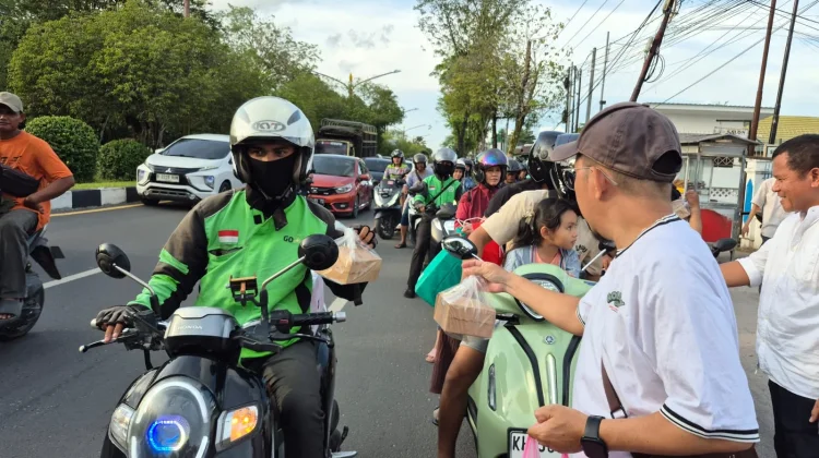 PWI Kalteng Bagi 400 Takjil dan Gelar Buka Puasa Bersama