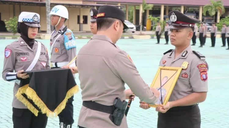 Langgar Disiplin dan Kode Etik, Polres Pulang Pisau PTDH Dua Anggota