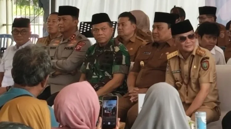 TNI dan Polri Kawal Program Pasar Murah dan Gerakan Pangan Murah