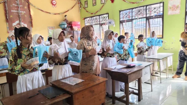 Bupati Kobar Tinjau Program MBG di Sekolah, Pastikan Kualitas Menu