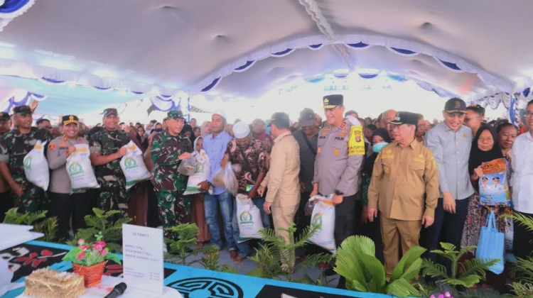 Forkopimda Kalteng Salurkan Bantuan Presiden RI untuk Warga Kotim