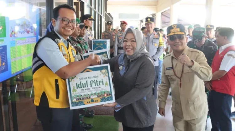 Pemerintah Tinjau Kesiapan Arus Mudik di Bandara Iskandar