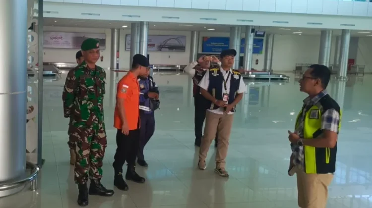 Kawal Arus Mudik, TNI Bantu Pengamanan di Bandara Tjilik Riwut