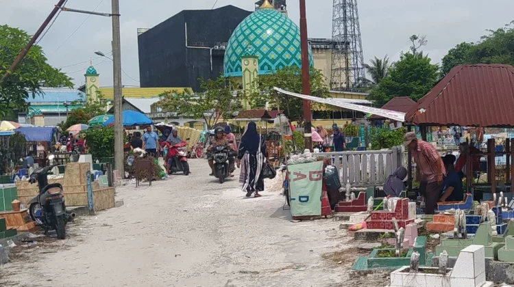 Ziarah Kubur Menjelang Ramadan Ramai