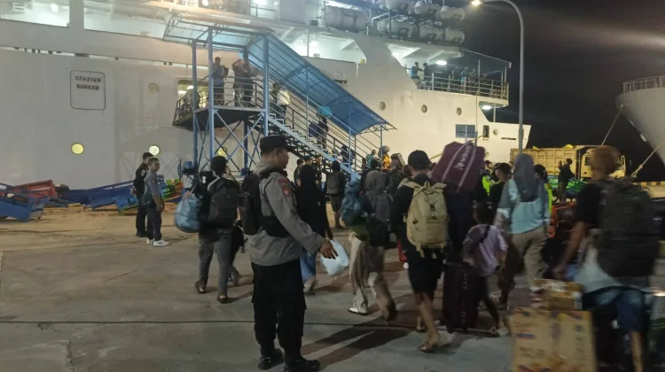 Penumpang Mudik Pelabuhan Kumai Terbanyak Kalimantan