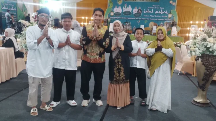 Bupati Barut Sambut Masyarakat Silaturahmi Idulfitri