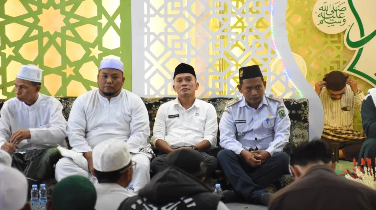 Staf Bupati SDM Silaturahmi Hadiri Haul di Majelis Pecinta Rasul Al Wasilah Kapuas