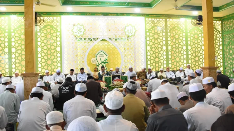 Staf Bupati SDM Silaturahmi Hadiri Haul di Majelis Pecinta Rasul Al Wasilah Kapuas