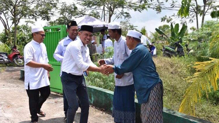 Staf Bupati SDM Silaturahmi Hadiri Haul di Majelis Pecinta Rasul Al Wasilah Kapuas