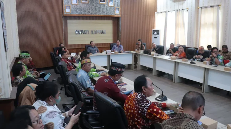 Sekda Kapuas Pimpin Rapat Finalisasi Laporan Pro-SN 2025