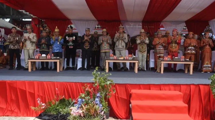 Hadiri HUT Kapuas ke-220, Wabup Pulpis Pererat Sinergi Antar-Daerah di Kalteng