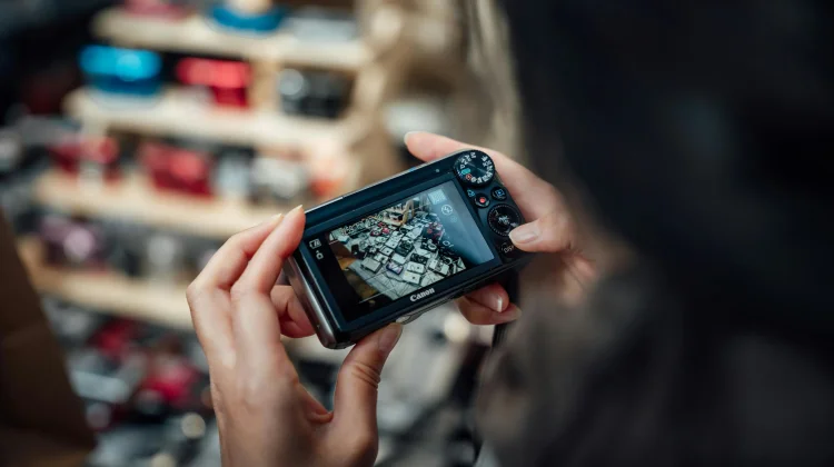 Kamera Digital Permudah Mengabadikan Momen
