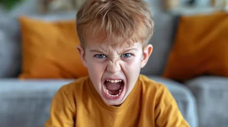 Tips Hadapi Anak Autisme yang Mengalami Tantrum