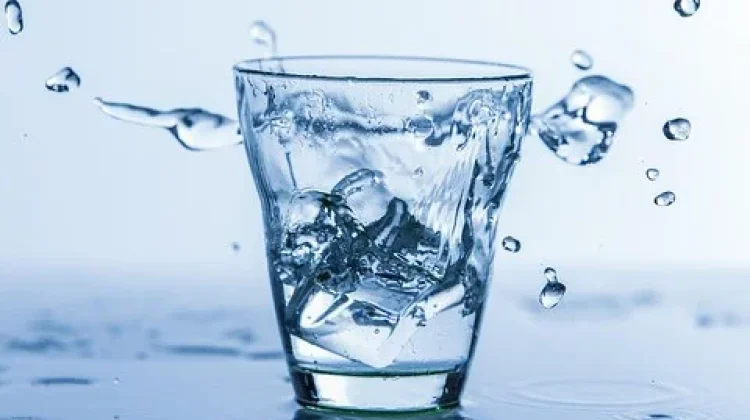 Air Putih Berperan Vital Bagi Kesehatan Tubuh