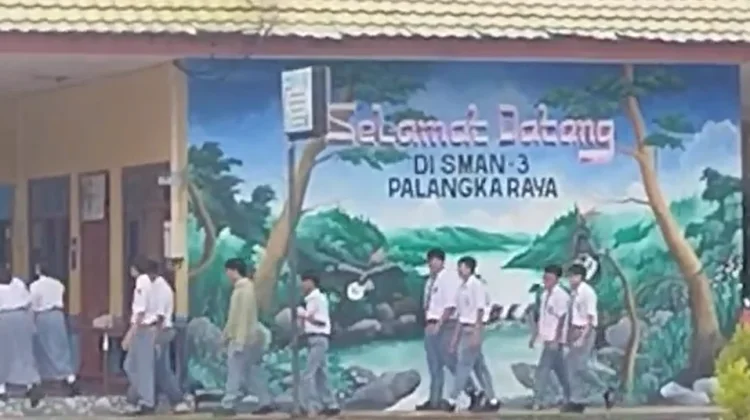 Hari Pertama Sekolah, Siswa Antusias usai Libur Lebaran