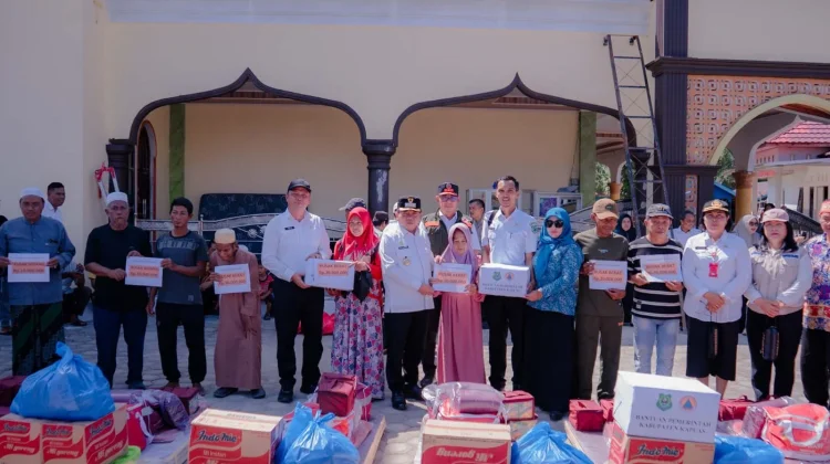 Pemkab Kapuas Salurkan Bantuan Stimulan Korban Kebakaran hingga Rp30 Juta
