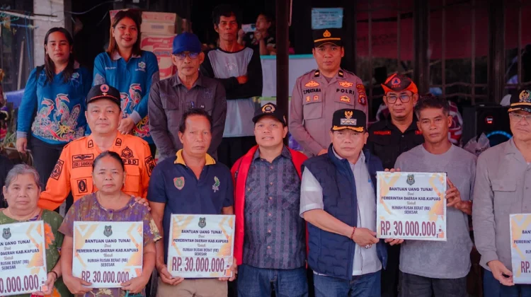 Ringankan Beban Korban Kebakaran Lawang Kamah, Bupati Kapuas Salurkan Bantuan