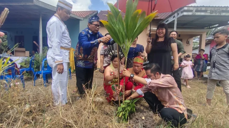 Makna Mimbul Sawang dalam Ritual Pernikahan Suku Dayak Kalteng