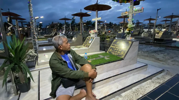Ziarah Makam saat Paskah di Palangka Raya Merupakan Tradisi