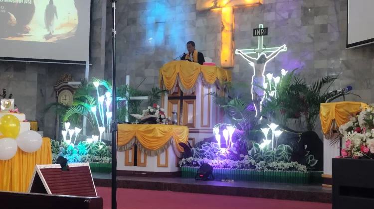 Ibadah Paskah di Gereja Efrata Palangka Raya Berlangsung Khidmat dan Aman