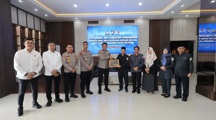 Kapolda Kalteng Raih Penghargaan Bawaslu RI atas Suksesnya Pilkada 2024