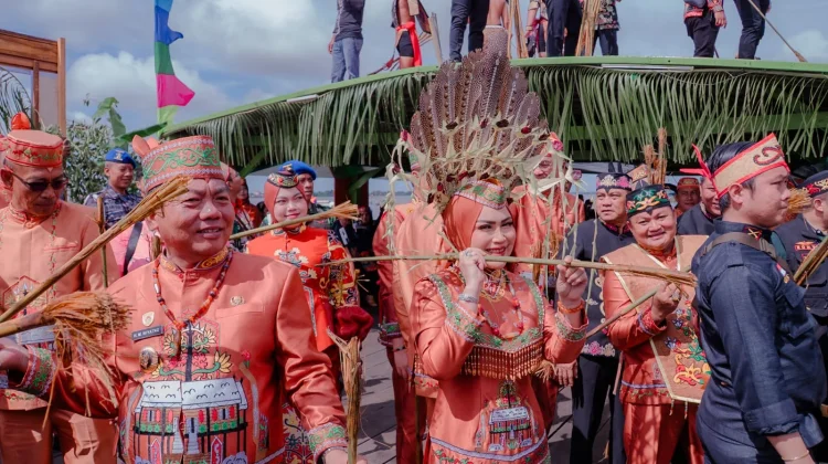 Lestarikan Tradisi, Pemkab Kapuas Gelar Ritual Adat Banama Hai dan Ngarunya