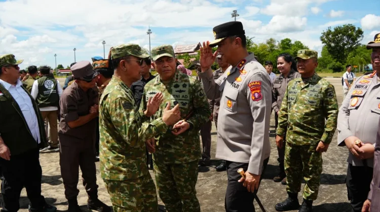 Kapolda Kalteng Sambut Kedatanga Menhan RI bersama Satgas PKH