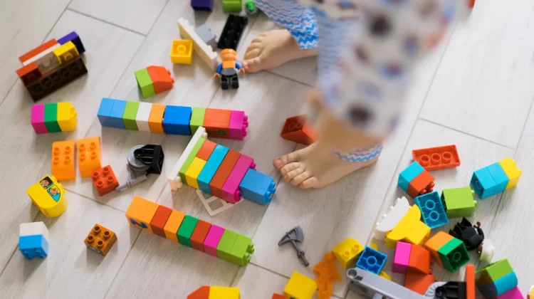 Balok Lego Efektif Latih Motorik Halus Anak