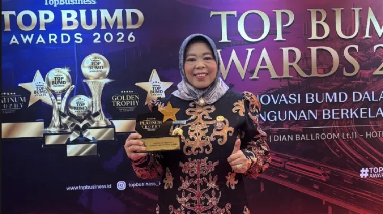 Konsisten Perkuat BUMD, Bupati Kobar Raih Penghargaan Top Pembina Nasional