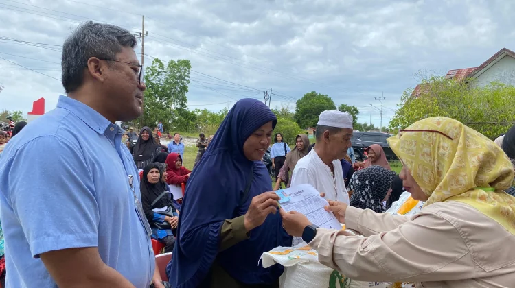 Bulog Kalteng Salurkan dan Awasi Bantuan Pangan di Kelurahan Tanjung Pinang
