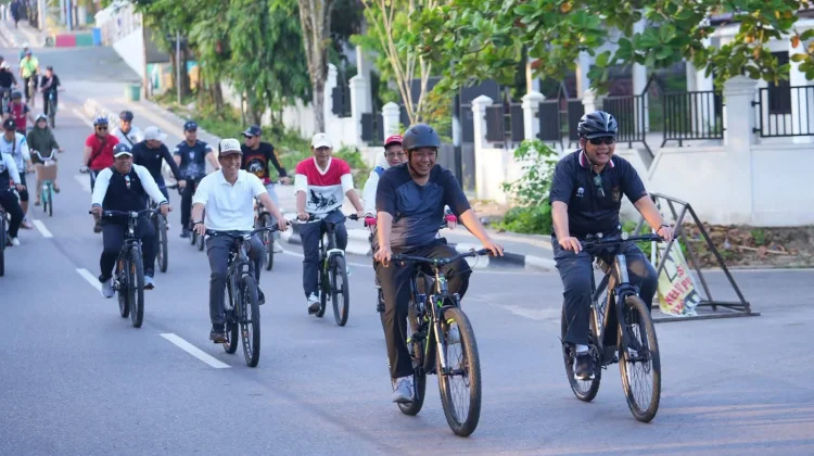 Gowes dan Senam Sehat, Semangat Kartini Warnai Pagi di Muara Teweh