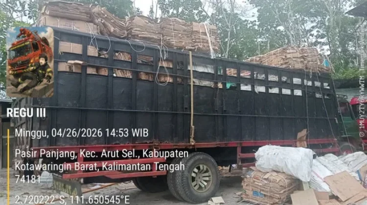 Muatan Truk Fuso Ekspedisi Terbakar, Damkar Kobar Bertindak Cepat
