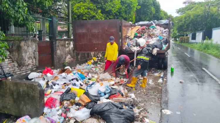 Harga BBM Naik, Pengangkutan Sampah di Palangka Raya Terlambat