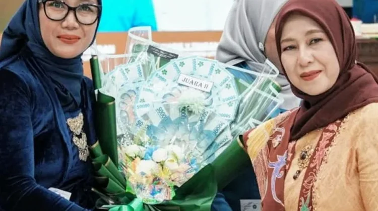 Lomba Membaca Puisi Hari Kartini Barito Utara, Peserta Tampil Anggun Berkebaya