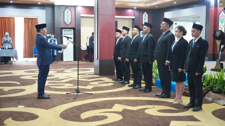 Gubernur Agustiar Sabran Lantik Anggota KPID Kalteng Periode 2026–2029