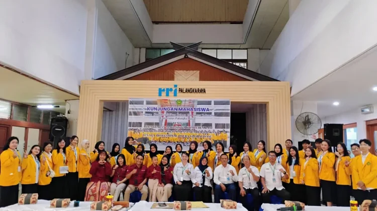 Pelajari Dunia Kepenyiaran, Mahasiswa PBSI UPR Kunjungi RRI Palangka Raya