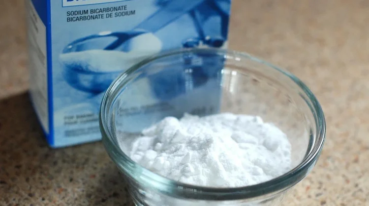 Gigi Putih dengan Gunakan Baking Soda