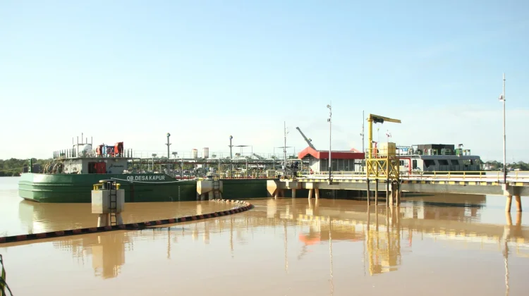 Tanker Merapat di Pulang Pisau, Pertamina Patra Niaga Perkuat Stok BBM Kalteng