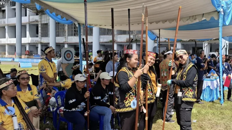 Generasi Muda Kian Tertarik Pelajari Seni Manyipet Dayak