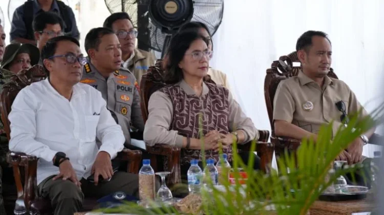 Wali Kota Palangka Raya Hadiri Panen Raya Jagung Serentak di Kelurahan Pager